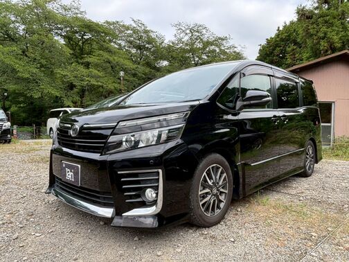 人気色黒色ボディ、ZSグレード専用のスポーティなエアロ！